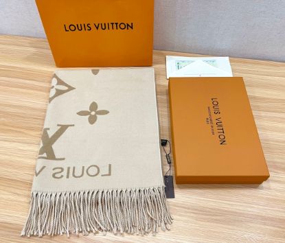 Picture of LV scarf