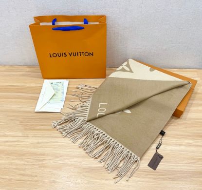 Picture of LV scarf