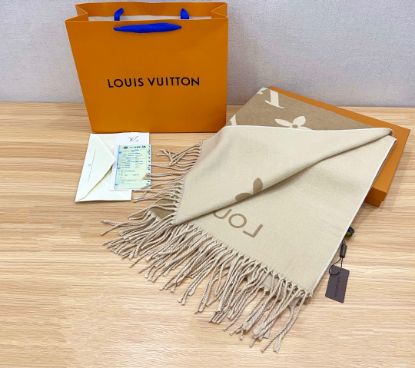 Picture of LV scarf