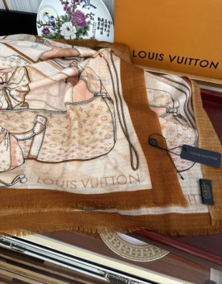 Picture of LV scarf