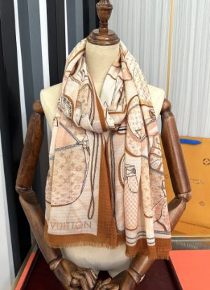 Picture of LV scarf