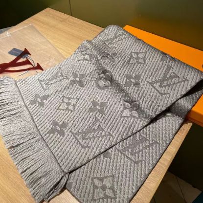 Picture of LV scarf