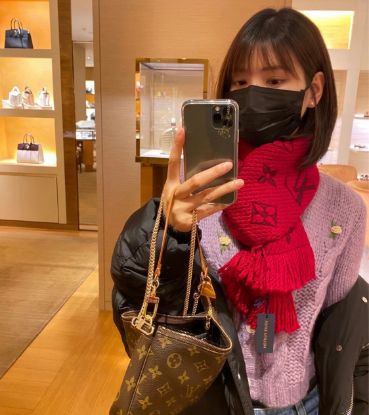 Picture of LV scarf