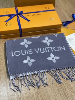 Picture of LV scarf