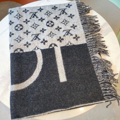 Picture of LV scarf