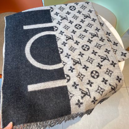 Picture of LV scarf