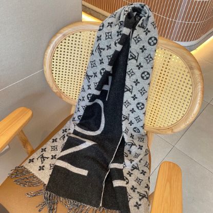 Picture of LV scarf