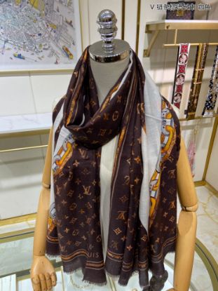 Picture of LV scarf