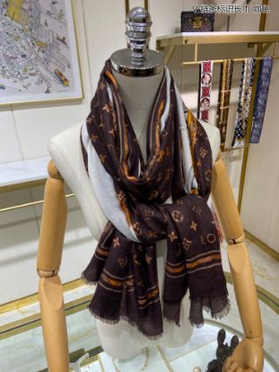 Picture of LV scarf