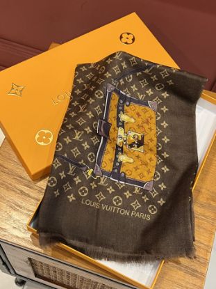 Picture of LV scarf