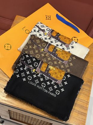 Picture of LV scarf