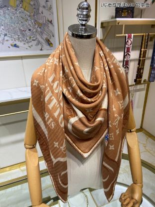 Picture of LV scarf