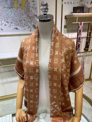 Picture of LV scarf