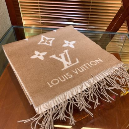 Picture of LV scarf