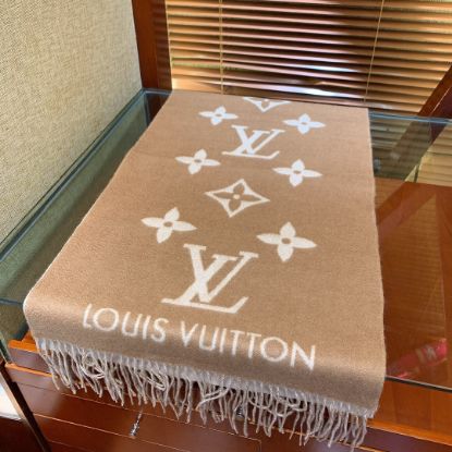 Picture of LV scarf