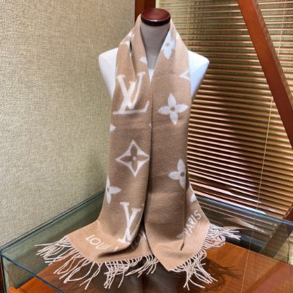 Picture of LV scarf