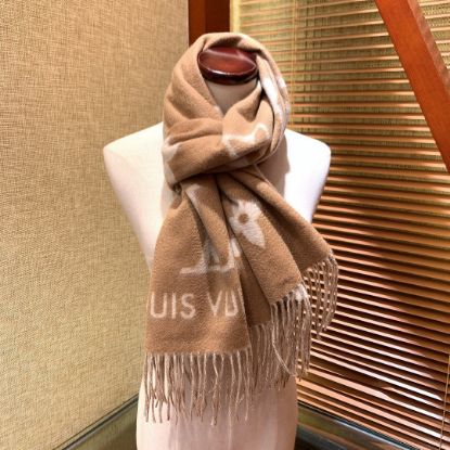 Picture of LV scarf