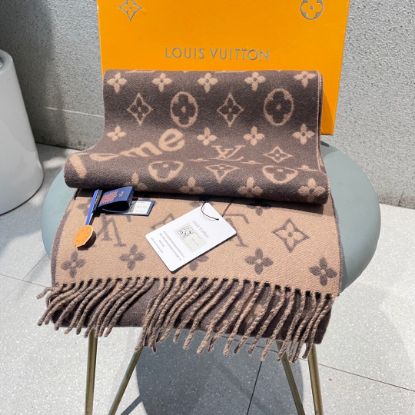 Picture of LV scarf