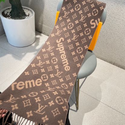 Picture of LV scarf