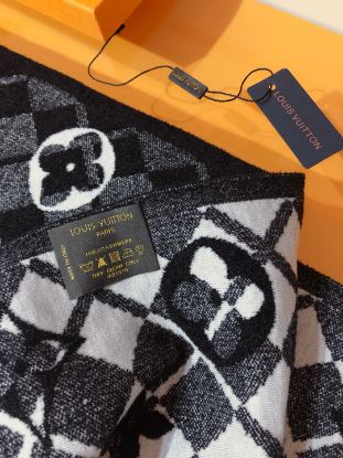 Picture of LV scarf