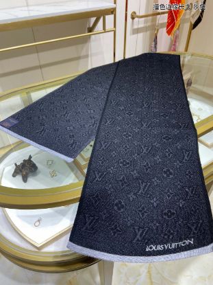 Picture of LV scarf