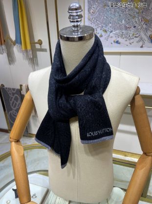 Picture of LV scarf