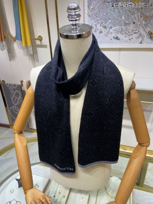 Picture of LV scarf