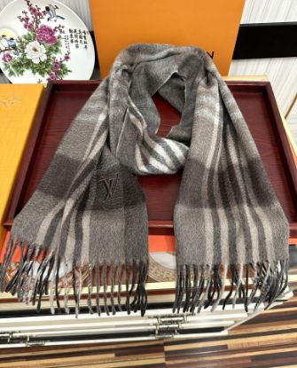 Picture of LV scarf