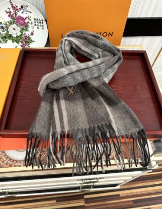 Picture of LV scarf