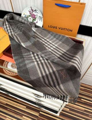 Picture of LV scarf