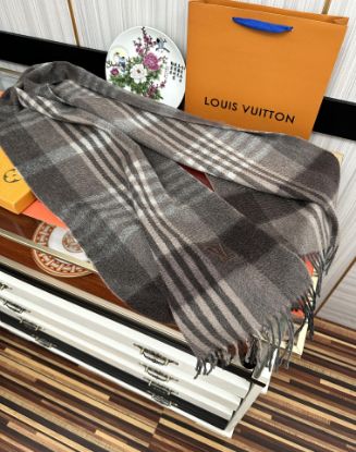 Picture of LV scarf