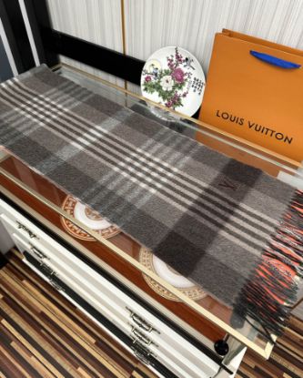 Picture of LV scarf