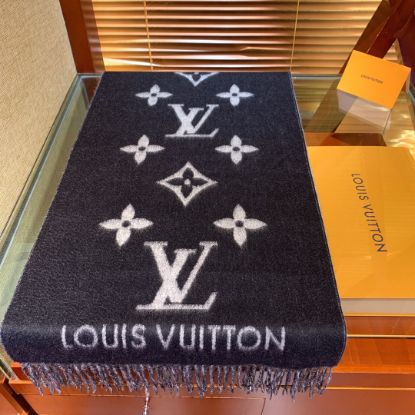 Picture of LV scarf