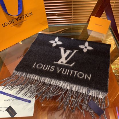 Picture of LV scarf