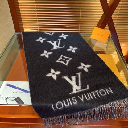 Picture of LV scarf