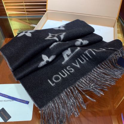 Picture of LV scarf