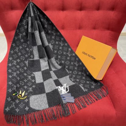 Picture of LV scarf