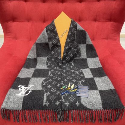 Picture of LV scarf