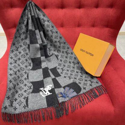 Picture of LV scarf