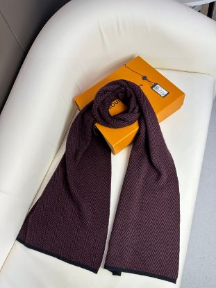 Picture of LV scarf