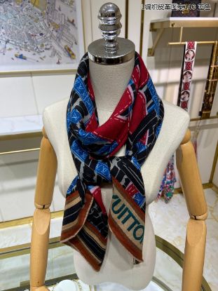 Picture of LV scarf