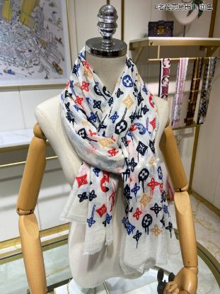 Picture of LV scarf