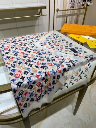 Picture of LV scarf