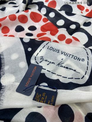 Picture of LV scarf