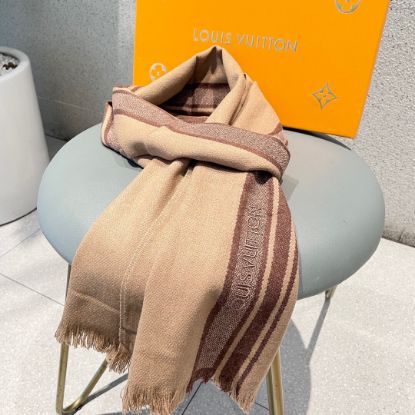 Picture of LV scarf