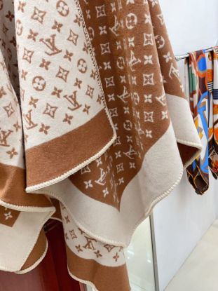 Picture of LV scarf