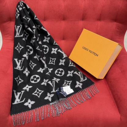 Picture of LV scarf