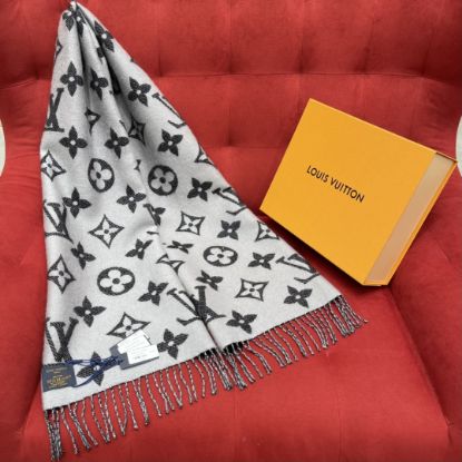 Picture of LV scarf