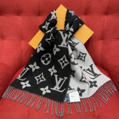 Picture of LV scarf