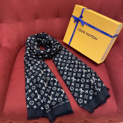 Picture of LV scarf